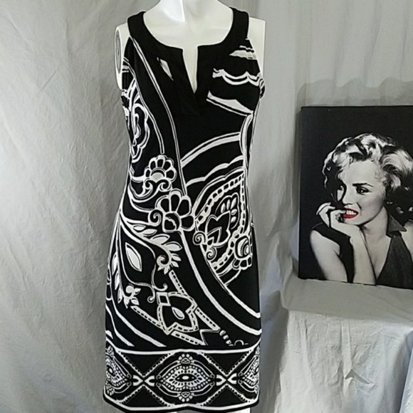 White House Black Market Dresses & Skirts - White and black sleeveless dress